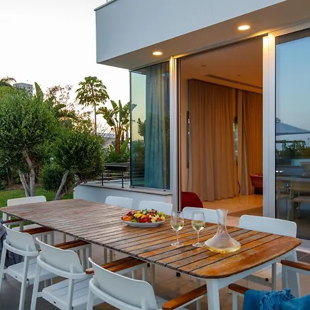 Beachfront Luxury Tranquility 빌라