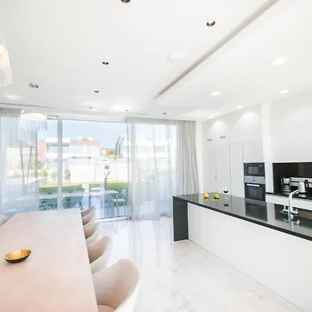 빌라 Beachfront Luxury Tranquility *