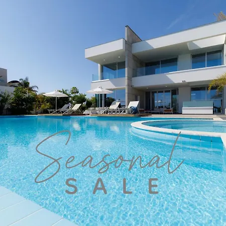 Beachfront Luxury Tranquility 빌라