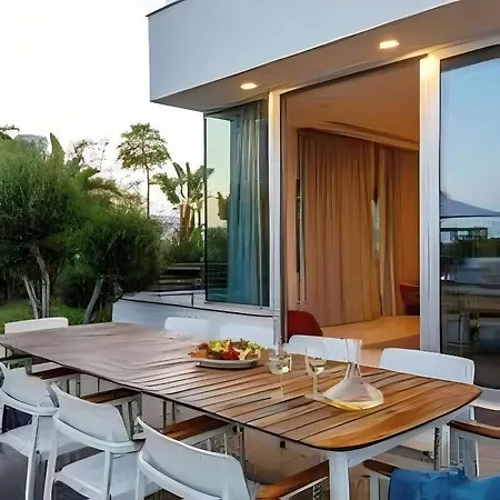 Beachfront Luxury Tranquility Villa *